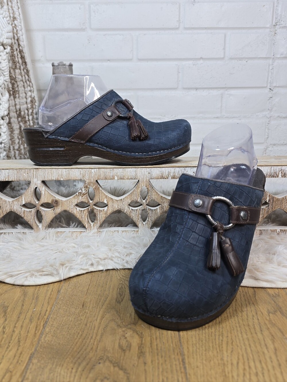 Dansko Navy Leather Croc Embossed Tassel Clog Size 9.5/10 US